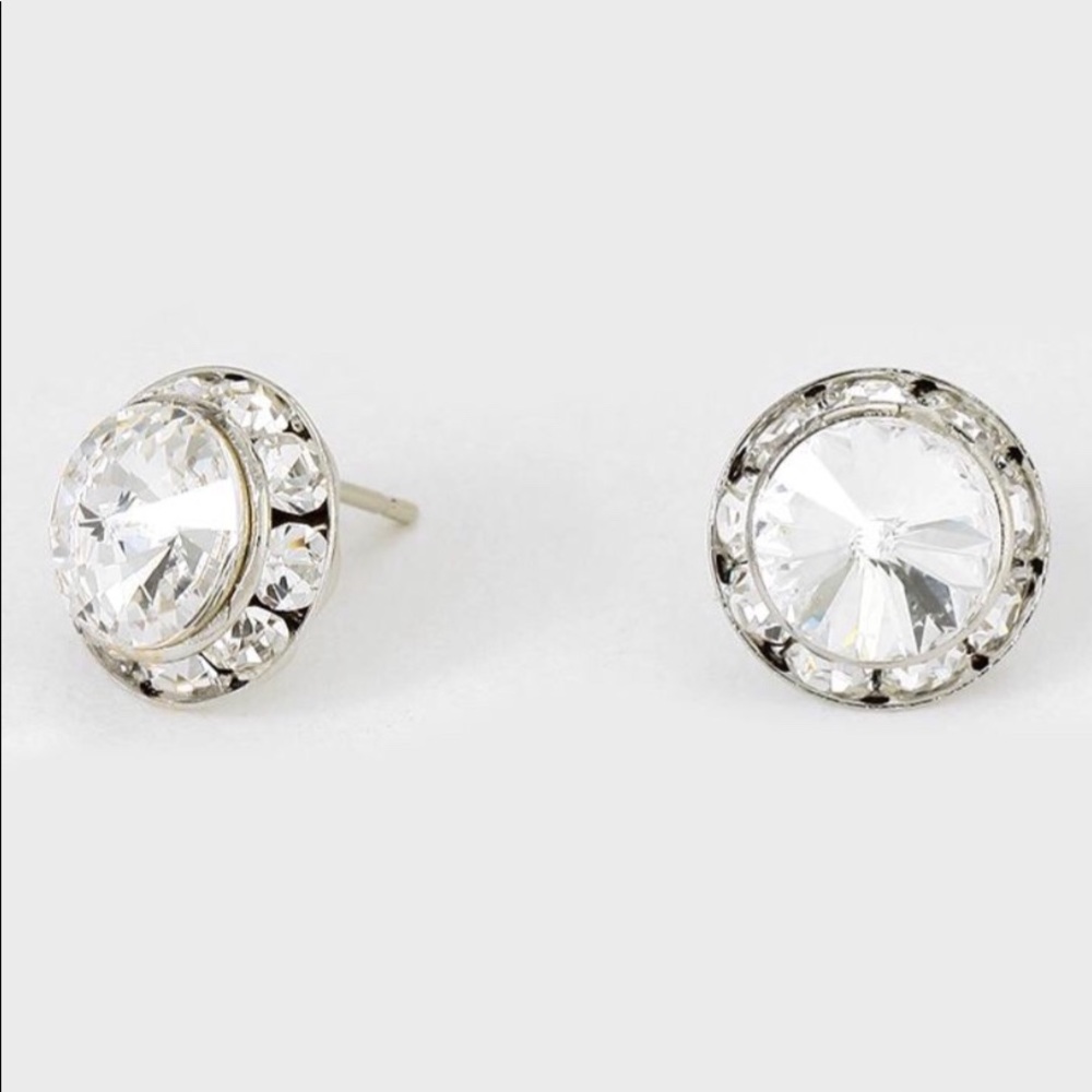 Swarovski Crystal Stud Earrings in Clear Silver